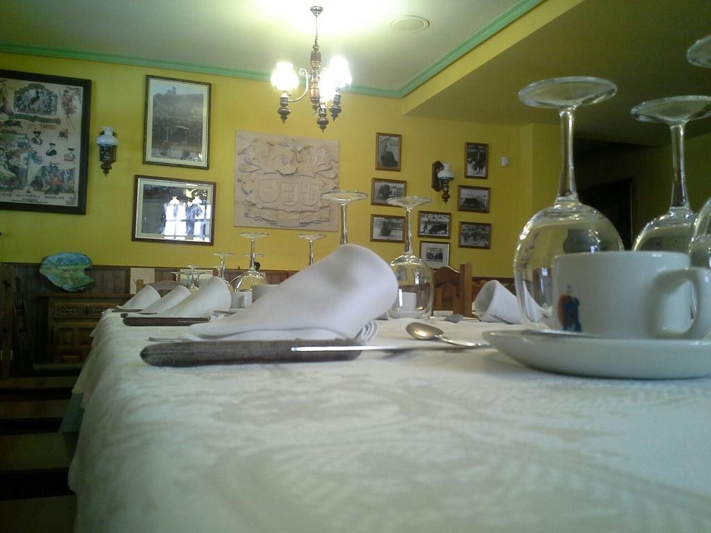 Hostal Restaurante Villa De 세풀베다 외부 사진
