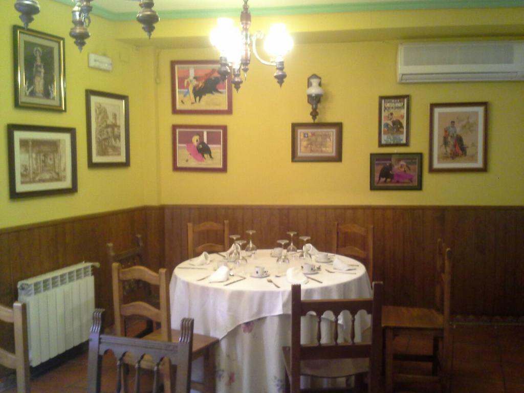 Hostal Restaurante Villa De 세풀베다 외부 사진